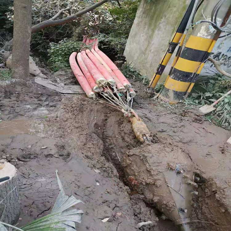 武汉天津友发镀锌钢管武汉直销处拖拉管